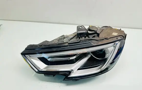 Audi A3 S3 8V Headlight/headlamp 8V0941043E 90117586
