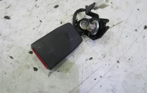 Mazda 2 Rear seatbelt buckle KRIS235789