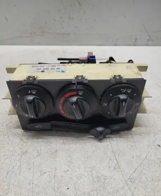 Mercedes-Benz A W168 Climate control unit 1688300385