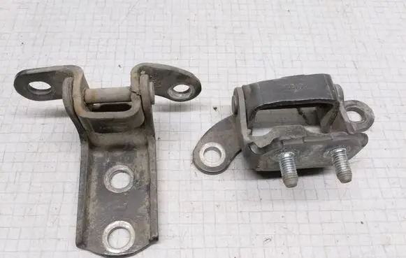 Toyota Corolla E120 E130 Rear door hinge set 