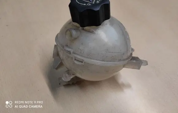 Citroen C4 Grand Picasso Coolant expansion tank/reservoir 965431078001