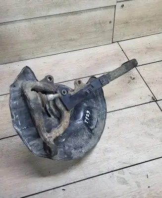 Mercedes-Benz E W211 Front wheel hub