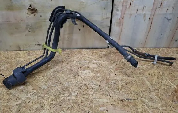 Toyota Prius+ (ZVW40) Fuel tank filler neck pipe 