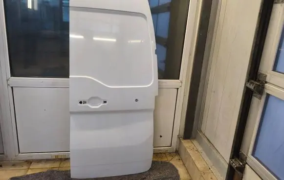 Renault Master IV Rear door