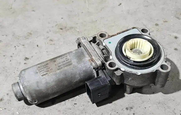 BMW X6 E71 Gearbox-reducer motor 8473227771 0130008507 07566250
