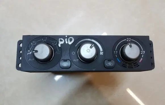 Mitsubishi Pajero Climate control unit MR958005