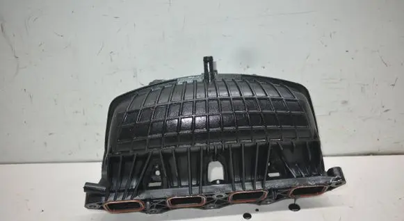 Volkswagen Tiguan Intake manifold 03C129711Q