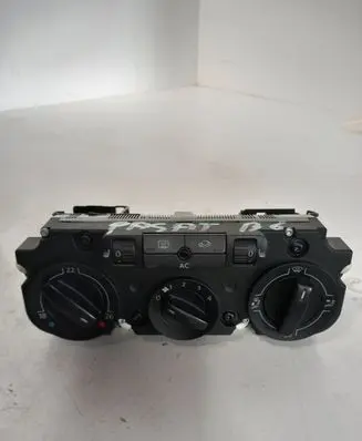 Volkswagen PASSAT B6 Climate control unit