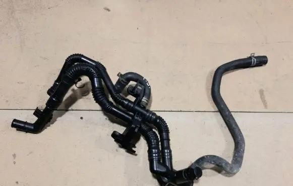 Volvo V50 Engine coolant pipe/hose
