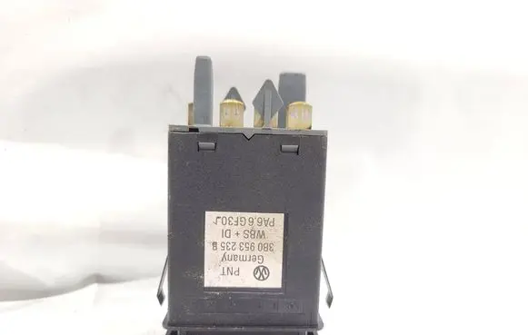 Volkswagen PASSAT B5.5 Hazard light switch 3B0953235B PA66GF30J