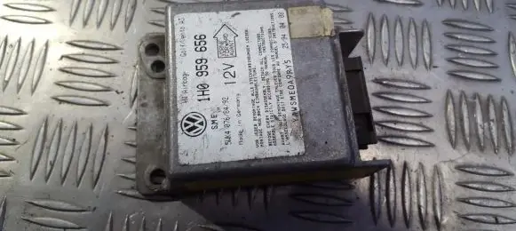 Volkswagen Golf III Airbag control unit/module 1H0959656 5WK4076