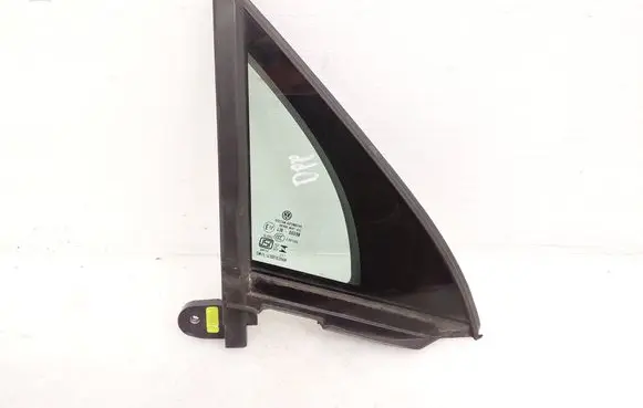Volkswagen Tiguan Front door vent window glass four-door 5NA85114