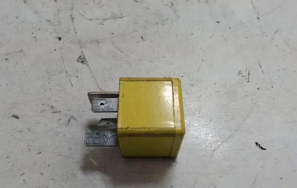 Opel Zafira B Other relay 90226846