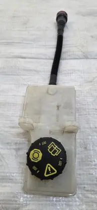 Ford Kuga II Brake fluid reservoir ZBIORNICZEK