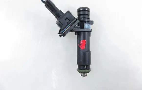 Chevrolet Spark Fuel injector 25186566