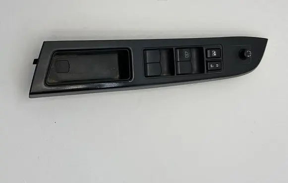 Subaru XV I Electric window control switch 83061FJ010 157588