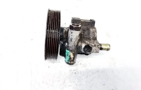 Nissan Primera Power steering pump 26054891