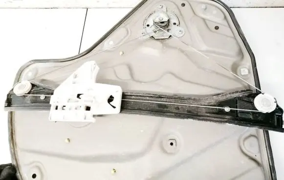 Skoda Octavia Mk2 (1Z) Sliding door window regulator with motor