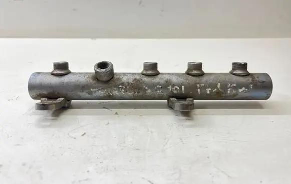 Volkswagen Touareg I Fuel main line pipe