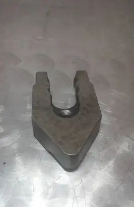 Nissan X-Trail T30 Fuel Injector clamp holder