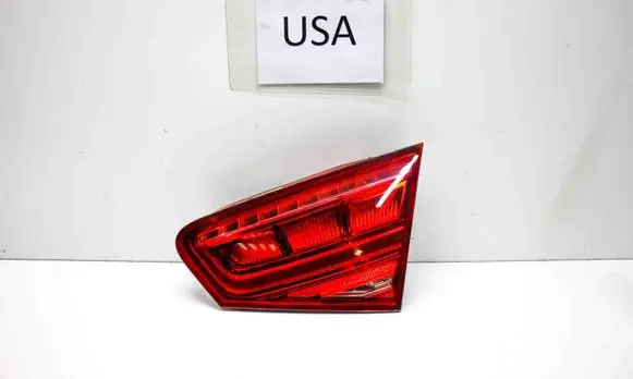 Tailgate rear/tail lights
