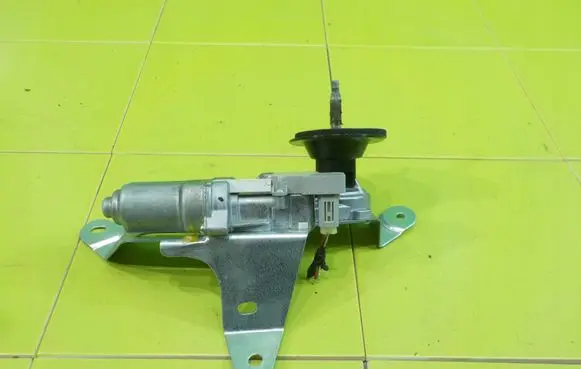 Nissan Note (E12) Rear window wiper motor XP131