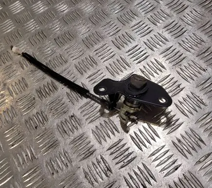 Volkswagen Jetta V Tailgate exterior lock 1T0827573