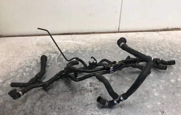 Volkswagen Golf VII Engine coolant pipe/hose 5Q0122051CFBILI 5Q0122051CF 04E122447R