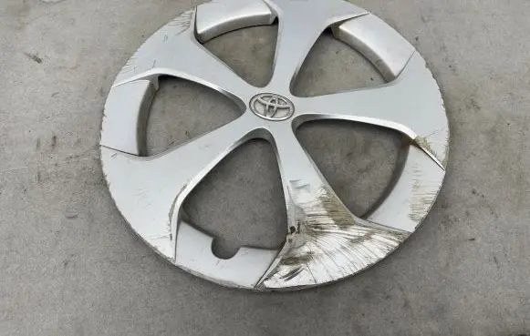 Toyota Prius (XW30) R16 wheel hub/cap/trim 4260247060