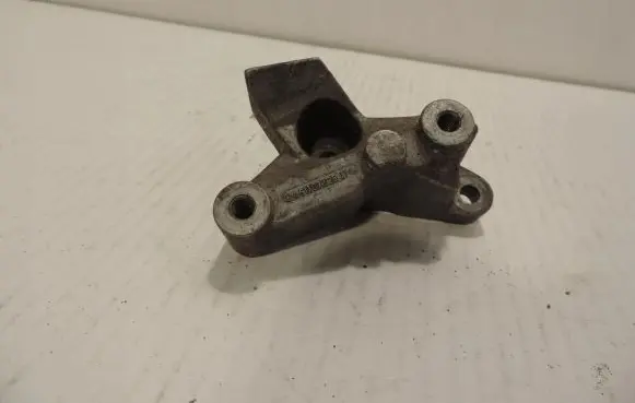 Mercedes-Benz C W203 Engine mount bracket A6110782541