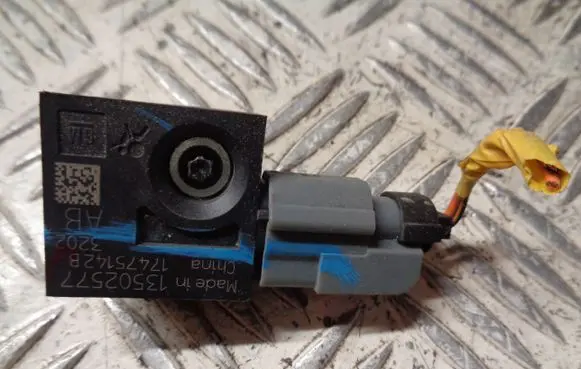 Chevrolet Cruze Airbag deployment crash/impact sensor 13502577