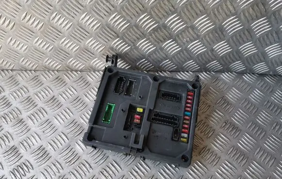 Volkswagen Sharan Fuse module 7M0962258H