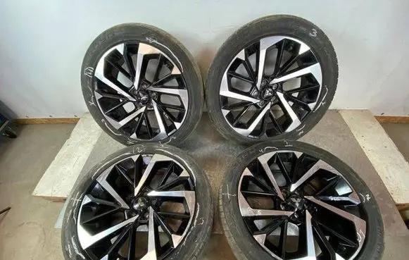 Mitsubishi Outlander IV R20 alloy rim J20X8J35