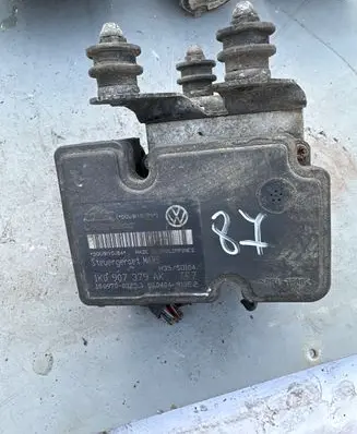 Skoda Octavia Mk2 (1Z) ABS Pump 1K0907379AK