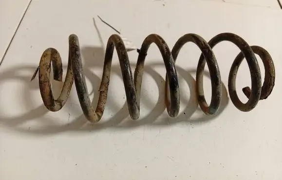 Toyota Auris 150 Rear coil spring 