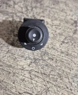 Citroen Xsara Picasso Wing mirror switch 185526