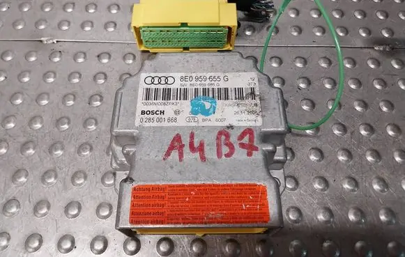 Audi A4 S4 B7 8E 8H Airbag control unit/module 0285001668 8E0959655G