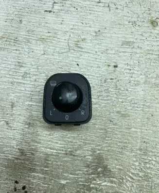 Volkswagen Tiguan Wing mirror switch 1K0959565L