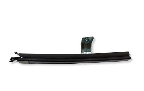 Nissan Juke II F16 Rear door windshield rail 