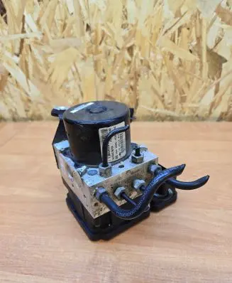 Volvo XC70 ABS Pump 31261142 000404974D0 10061336081