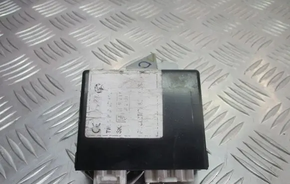 Mazda 6 Central locking relay 4181356