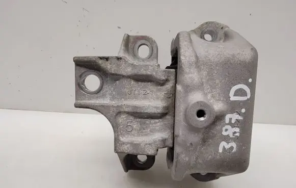 Mitsubishi Eclipse Cross Engine mount bracket JT121