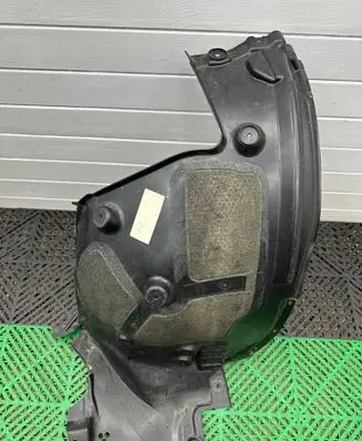 BMW 8 G14 Front wheel arch liner splash guards 7423772 74850613
