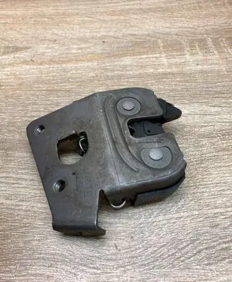 BMW 5 F10 F11 Seat back rest lock catch 7112863