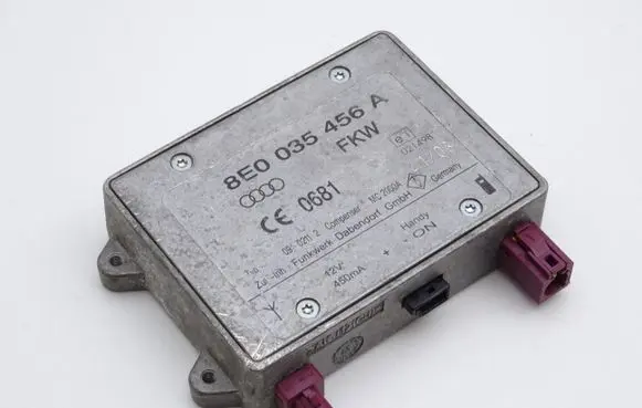 Audi A6 S6 C5 4B Aerial antenna amplifier 8E0035456A