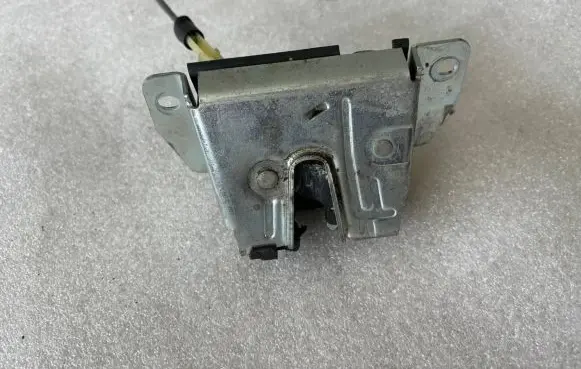 Mercedes-Benz ML W163 Tailgate/trunk/boot lock/catch/latch A1637400235 1637400235