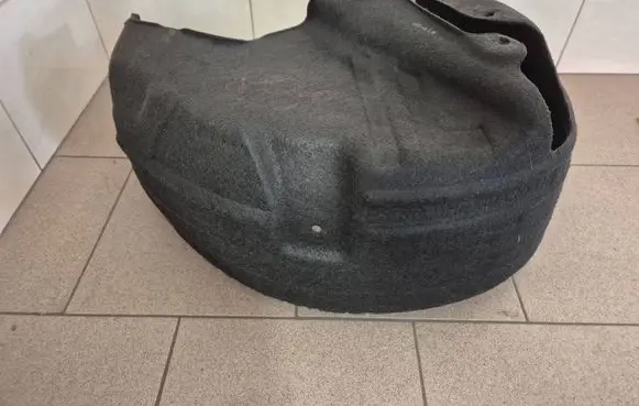 Rear arch fender liner splash guards