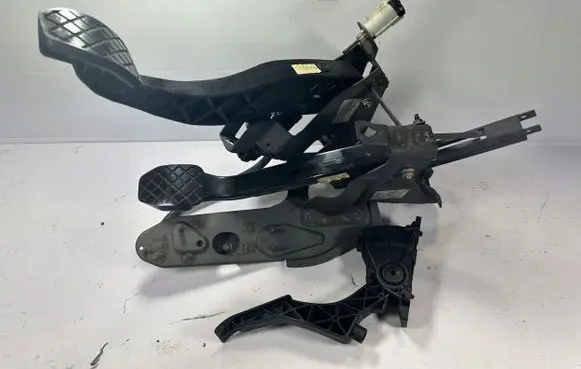 Volkswagen Multivan T5 Pedal assembly 