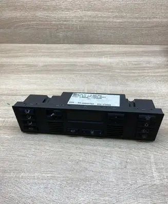 BMW 7 E38 Climate control unit 6904834