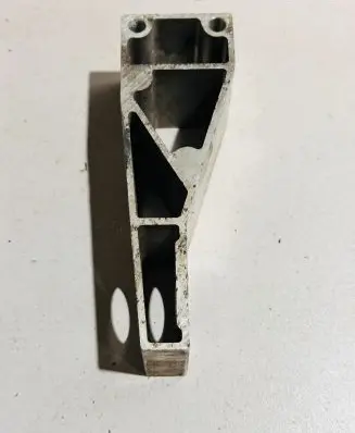 Radiator mount bracket
